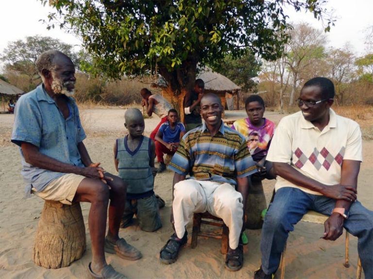 Besuch beim Headman, Sambia 2016