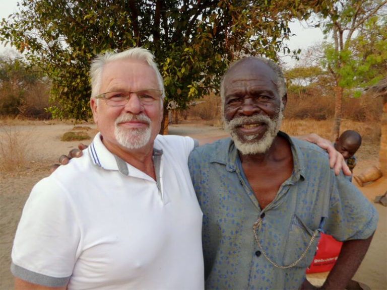 Besuch beim Headman, Sambia 2016