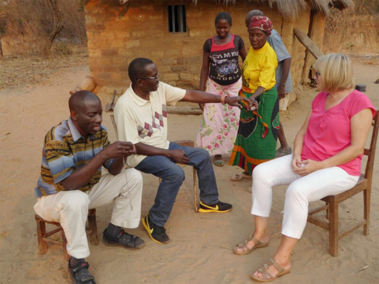 Besuch beim Headman, Sambia 2016