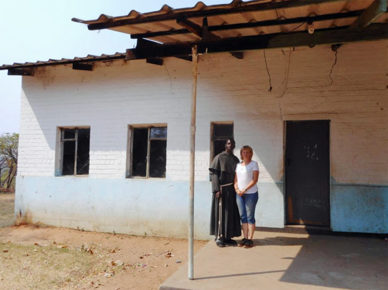 Gebäude in St. Kalemba, Sambia 2017