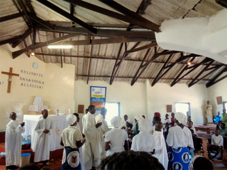 Gottesdienst in St. Kalemba, Sambia 2015