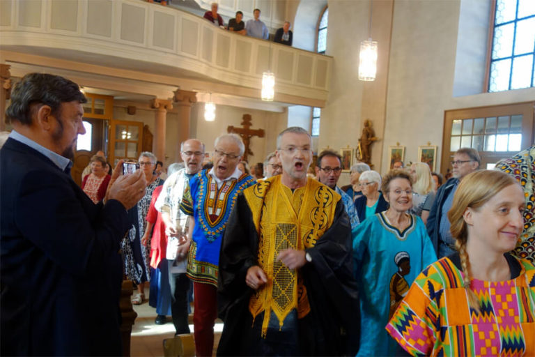 Mehr über den Artikel erfahren Missio Chor singt für Sambia
