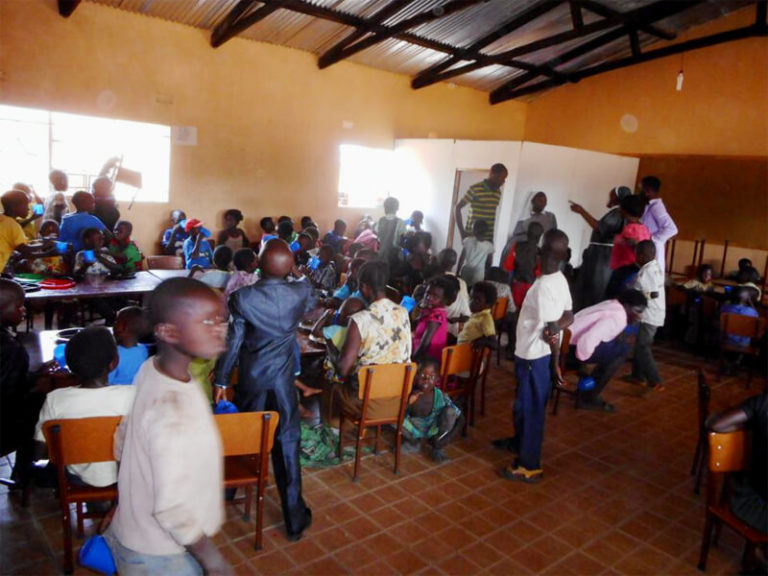 Mittagessen in St. Kalemba, Sambia 2017