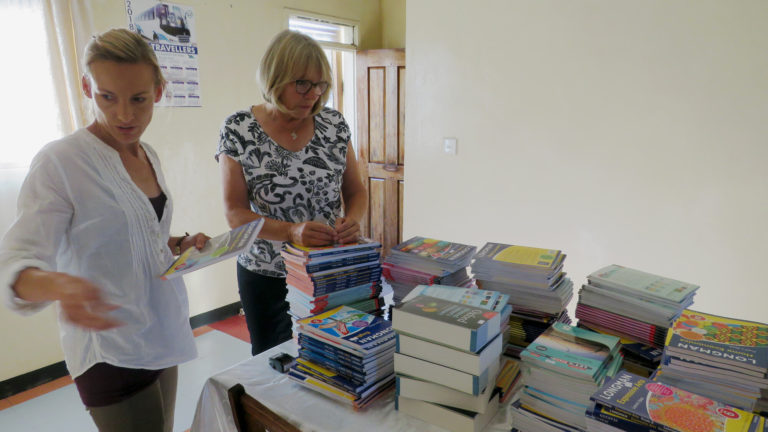 Bücher sortieren, Sambia 2018