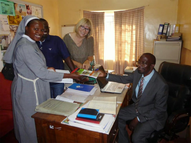 Termin beim Sachbearbeiter in Solwezi, Sambia 2016