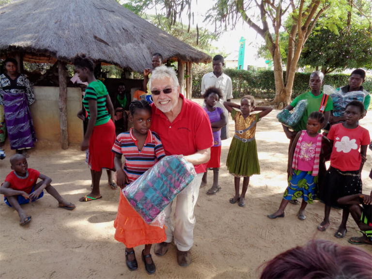 Versammlung in St. Kalemba, Sambia 2015