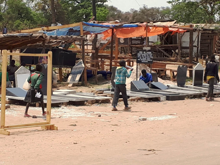 Straßenrand, Sambia 2019
