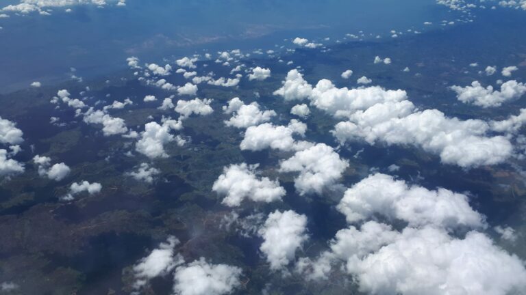 Über Wolken