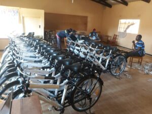 Die Fahrräder werden aufbereitet.