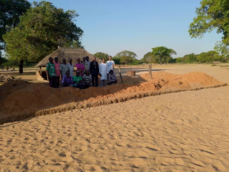 Kalivingi Health Center: das Fundament ist gegraben