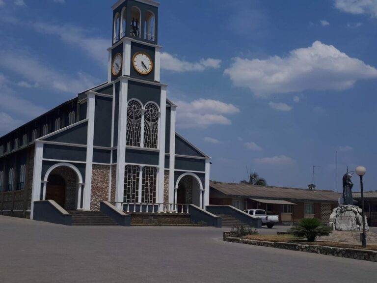 Mehr über den Artikel erfahren Father Matthew Kasongo