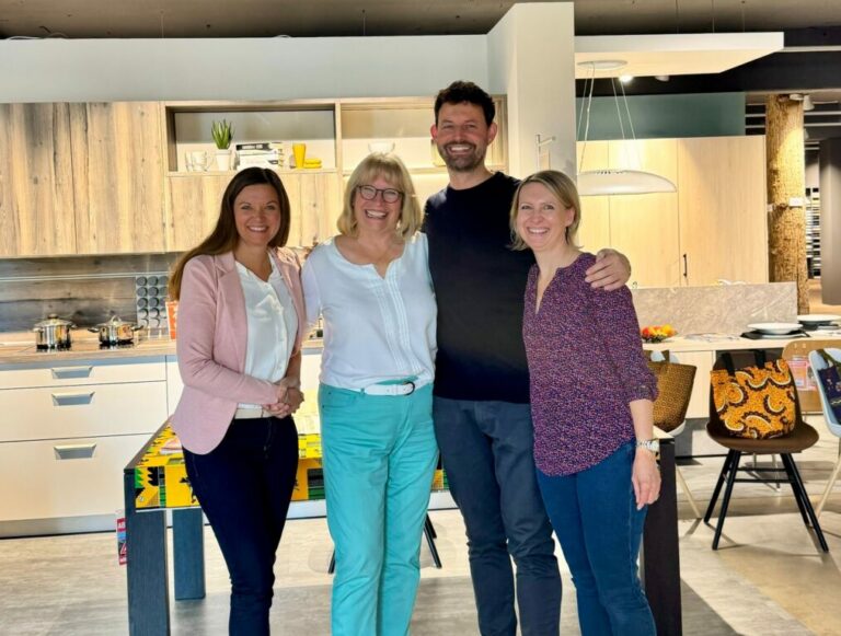 Mehr über den Artikel erfahren Frühstück im Möbelhaus