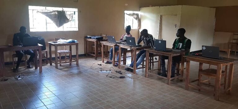 Computerunterricht in St Kalemba