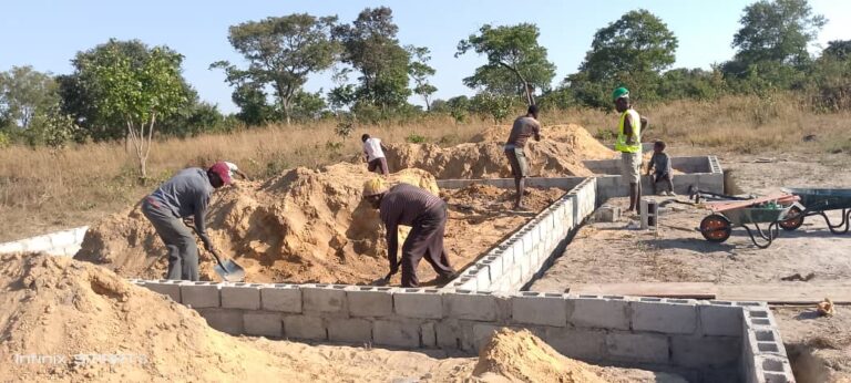 Das Fundament wird gelegt.