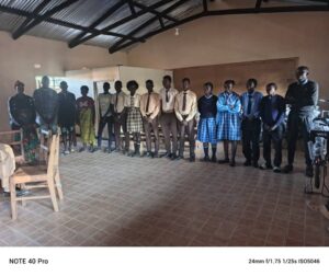 DIe Schüler werden eingewiesen.