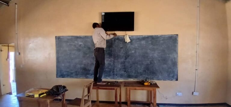 Computertraining Monitormontage 2