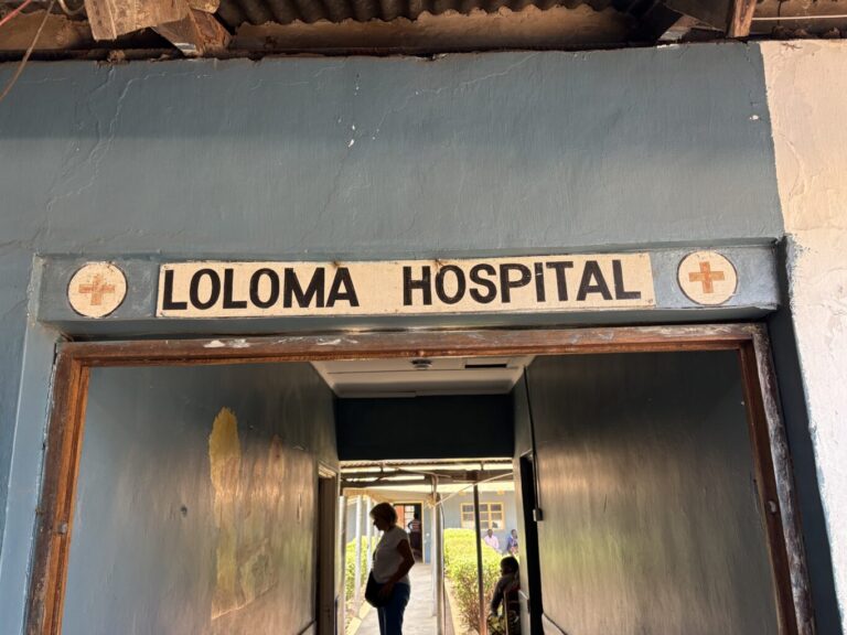Hospital-Eingang.