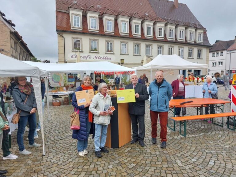 Mehr über den Artikel erfahren „Weltladen“ spendet