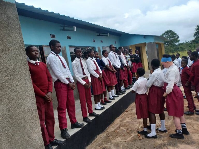 Die ersten Schüler ...