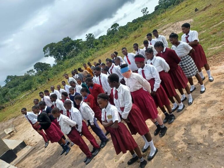 ... der neuen Secondary School.