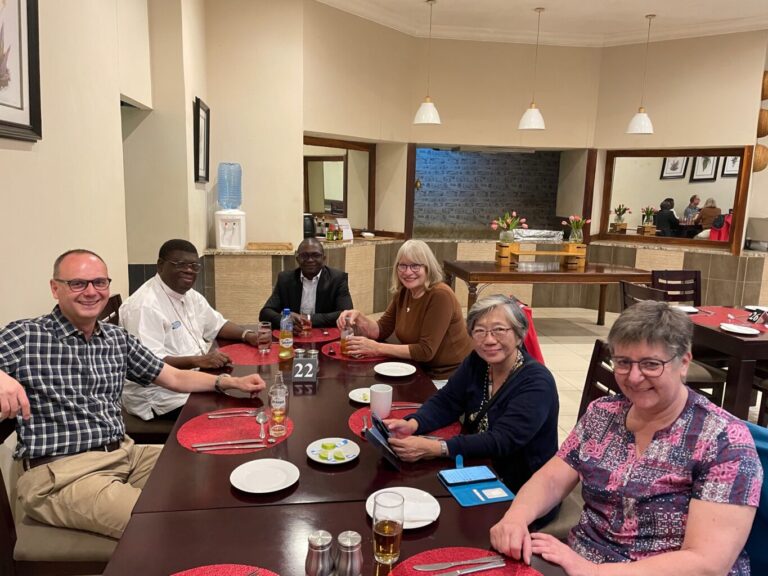 Abendessen beim Bischof Kasonde