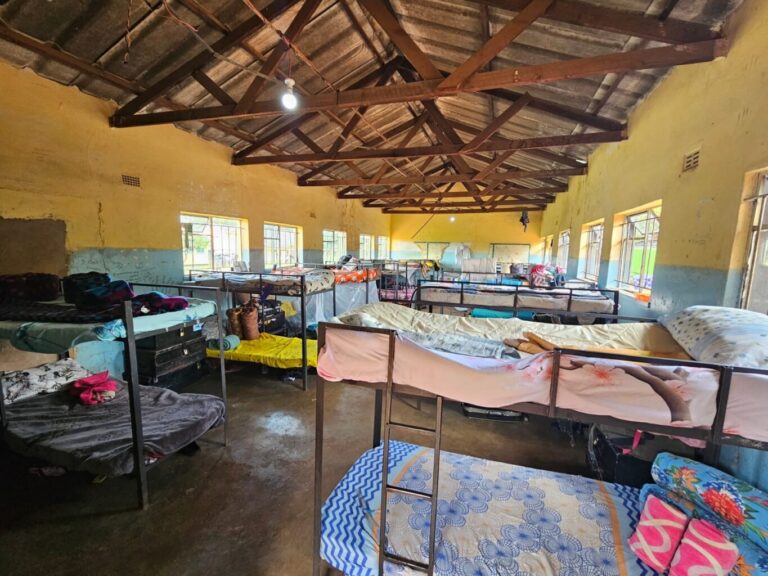 ... Schlafsälen ...