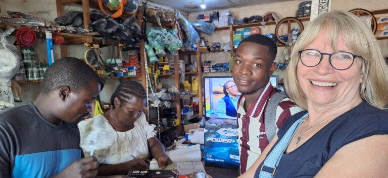 Werkzeug-Einkauf für die Absolventen.