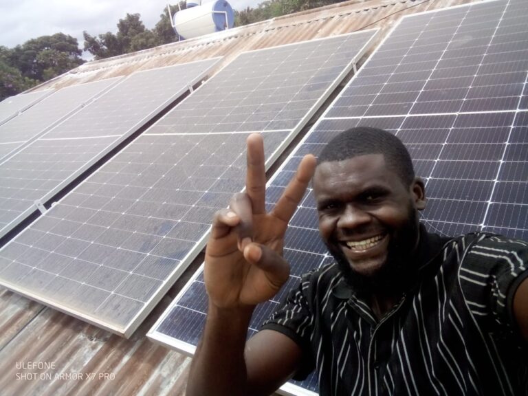 Er ist Elektrotechniker ...