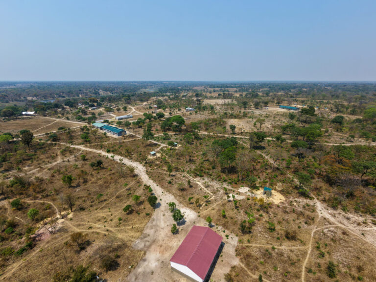 Kalivingi mit Schul- und Health-Center