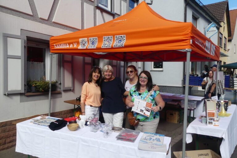 Unsere Helferinnen am Stand.